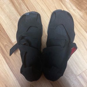 Wildling Feather sandals